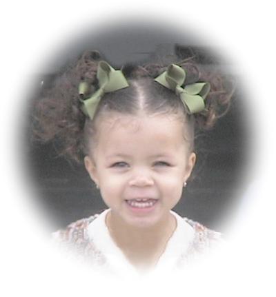 Kennedy models our large toddler clippie bow