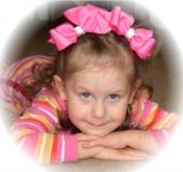 Maddy models our Signature Series White Knot hair bow